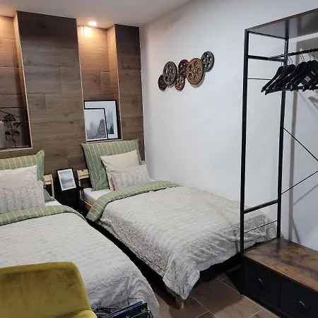 Chalupa Oslany * Oslany