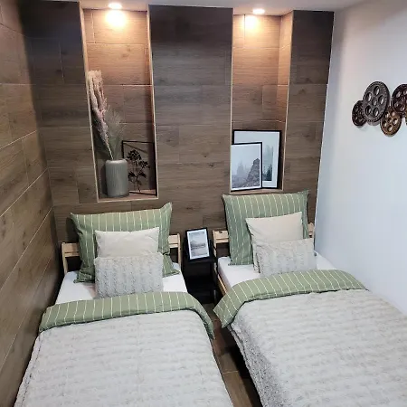 Chalupa Oslany منزل ريفي *