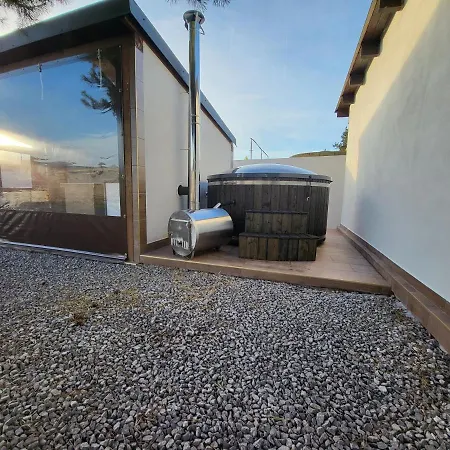 Chalupa Oslany Oslany