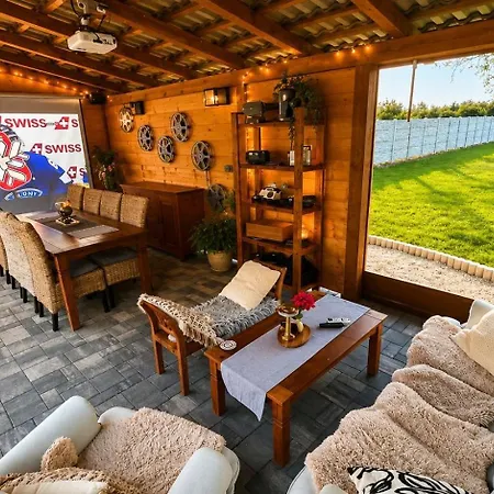 Chalupa Oslany Country house *